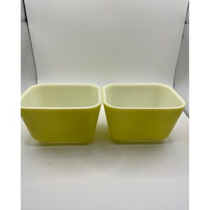 Vintage Pyrex Yellow Butterprint Cinderella Nesting Bowls - Set of 2