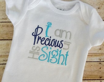 Camisa de bebé cristiano- Soy precioso en su vista, niño, regalo de baby shower, recién nacido, versículo bíblico