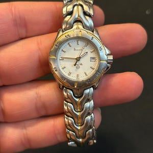 Reloj Bulova Marine Star bicolor de cuarzo para mujer, estilo vintage (no funciona).