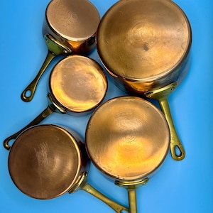 Set of 5 Vintage Graduated Copper Mini Pans, Brass Handles, Measuring Cups / Butter Melters