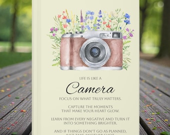 Hardcover Notizbuch mit Aquarell Kamera Zitat, Florales Vintage Notizbuch, Fotograf Geschenk, Inspiration Schreibjournal