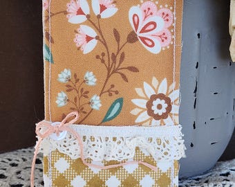 Quilted Prayer Card Holder: Gold Plaid and Floral Fabric Prayer Card Pocket, Holds Most Standard Size Cards, Boho Bible Card Display