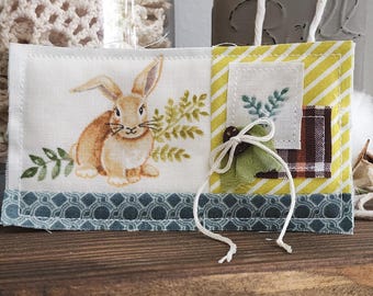 Rabbit Pocket Prayer Quilt: Interactive Mini Prayer Quilt, Christian Gift