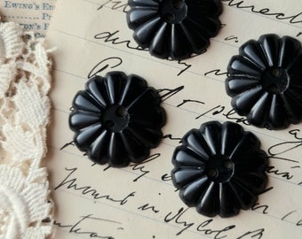 4 vintage black plastic buttons - 1930s 1940s sew through daisy shape flowers - 23mm