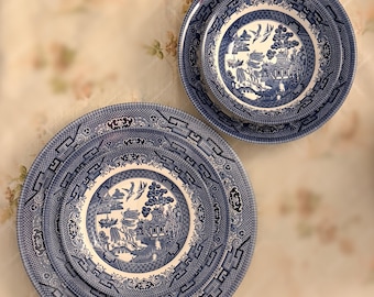 Churchill Willow Blue and White Dinner Plates Set of 4 Plates for