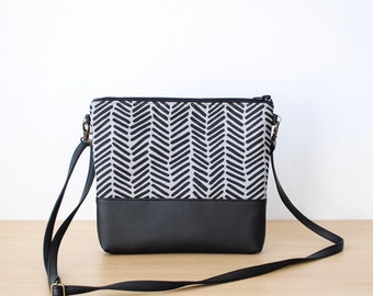 Every day Cross body bag, Vegan Purse, Canvas purse, Linen bag, Every day bag, Herringbone, Chevron pattern