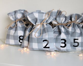 Adventskalender, geruite kerstkalender, stoffen adventskalender met trekkoord, kerstdecor, Scandinavische stijl, aftellen van Kerstmis