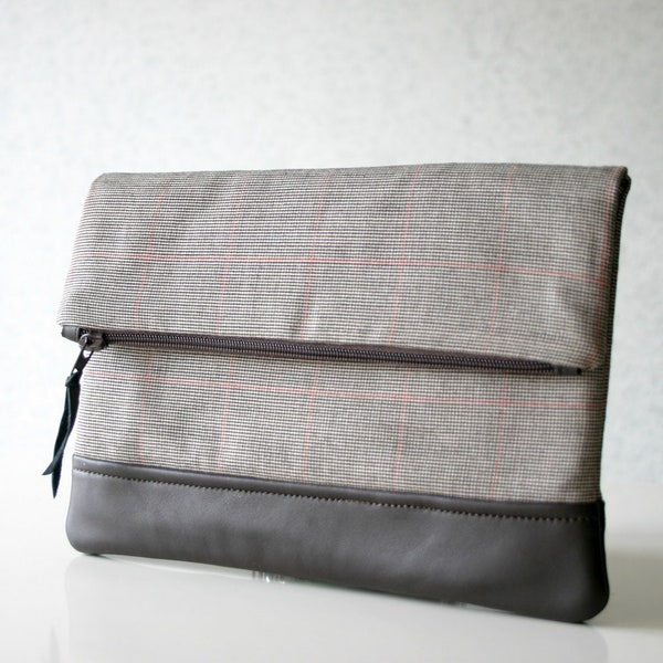 Fold over leather clutch Leather and Wool