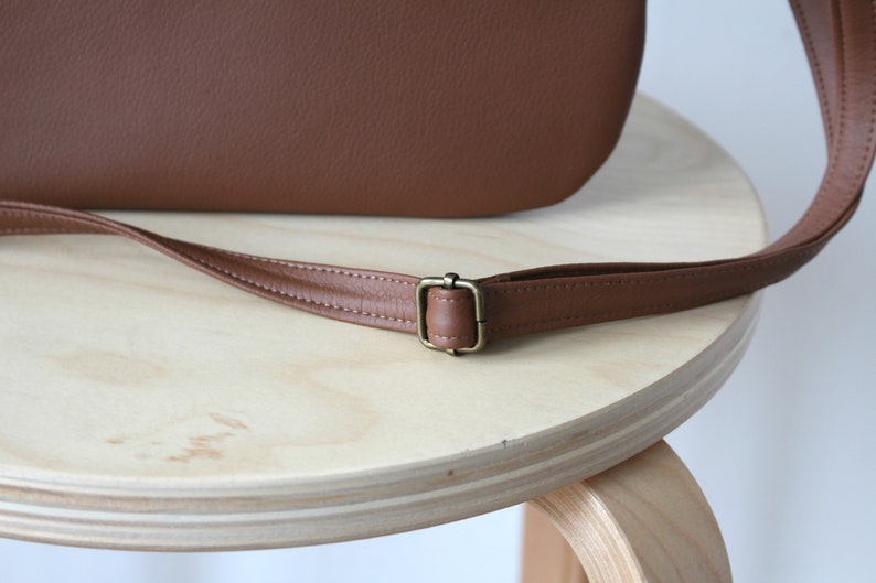 Green Waves Crossbody Leather bag, Clutch Purse, Every day bag, Vegan, Brown leather image 4
