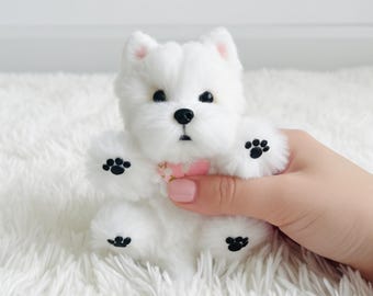 Mini peluche de perro Westie hecho a mano / Llavero / Adorno para bolso / Artículo de colección / Regalo de recuerdo para mascotas