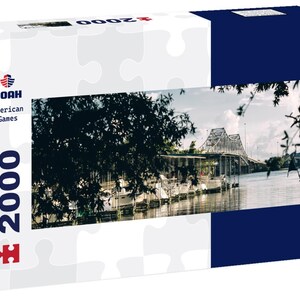 Noah Jigsaw Puzzle Ein schöner Schuss einer Bill Bridge mit Dampfboot über den Tennessee River in Decatur, Alabama 2000pc Panoramic Puzzle 1