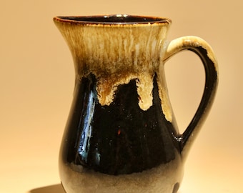 Jarra vintage de cerámica Roseville: Jarrón de gres con esmalte marrón goteado de los años 60