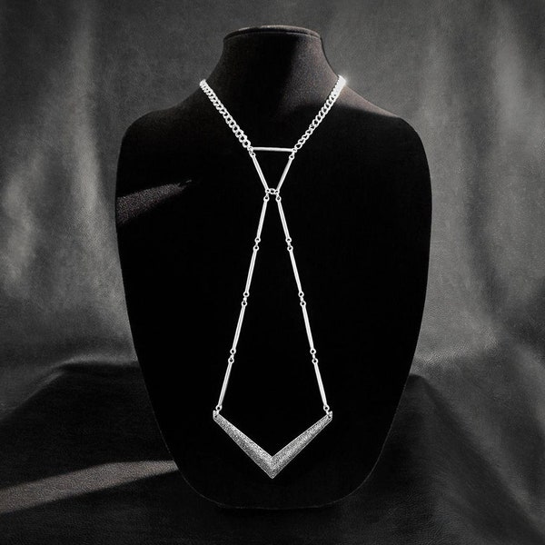 Collar de corbata llamativo, collar unisex geométrico minimalista en tono plateado