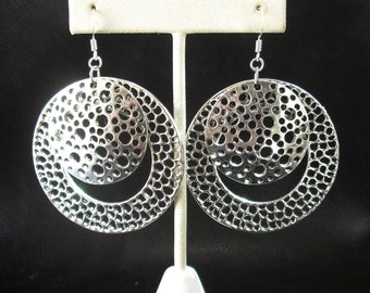Pendientes bohemios llamativos y gruesos en plata