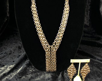 Conjunto de joyas Chainmail, collar de lariat en tono dorado y pendientes llamativos, regalos para ella