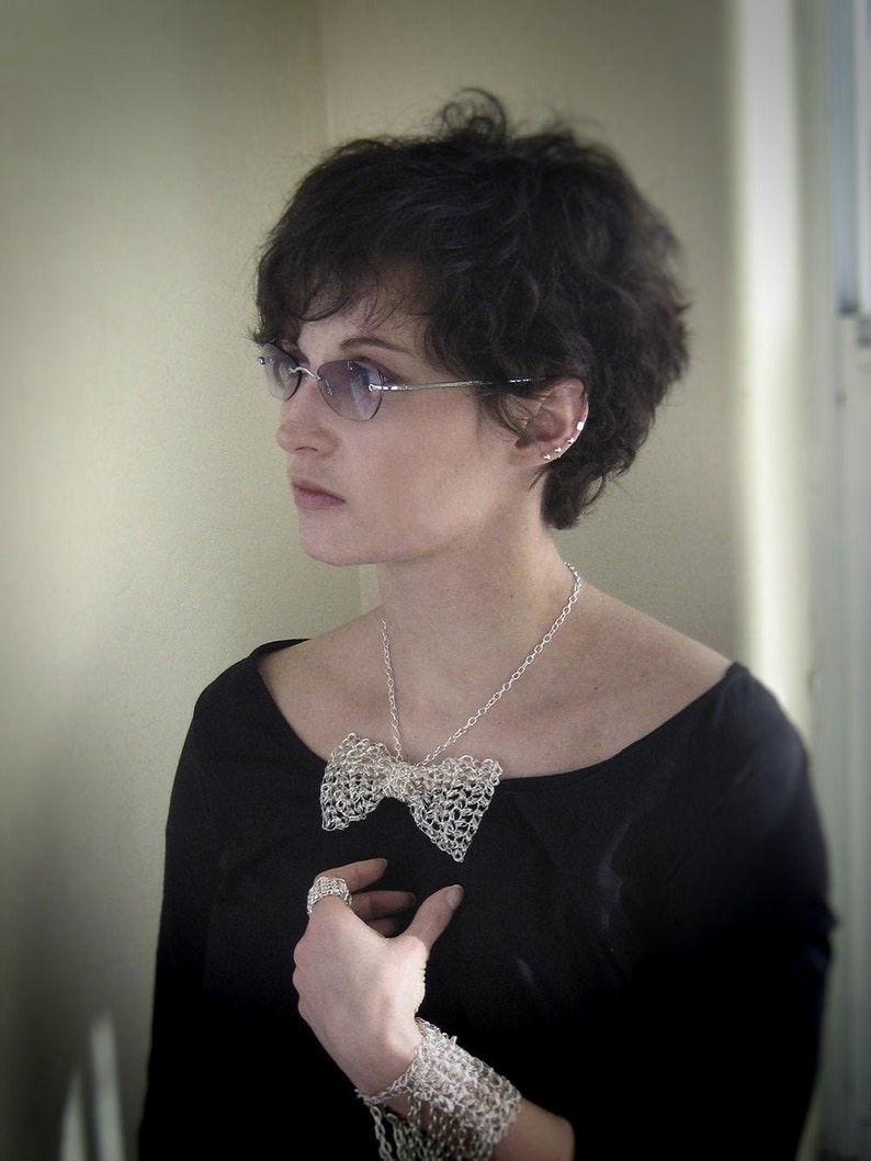 Bow tie necklace gold wire crochet unisex bow tie wire mesh image 8