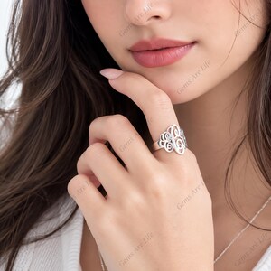 Personalisierter Ring mit ineinandergreifendem Monogramm, 925er Sterlingsilber oder Messing, individueller Ring mit drei Initialen in Schreibschrift, Geschenk für Sie Silver