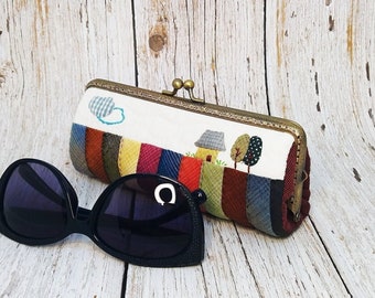 Estuche para gafas de sol con cierre de beso hecho a mano