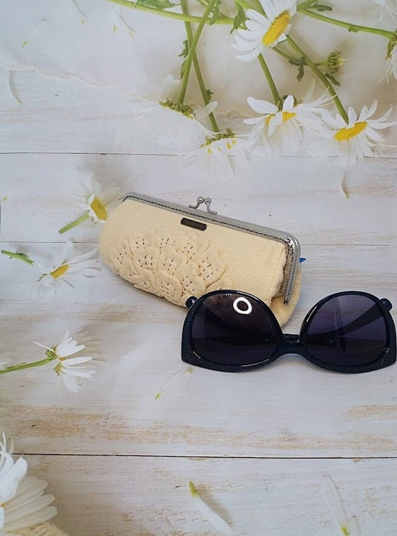 Sunglasses case Retro glasses Case Soft eyeglass Case Kiss lock Handmade glass case Glasses case Pouch purse Clip Purse image 2