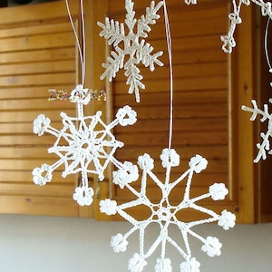 Rustic Christmas Lacy Snowflakes Crochet Winter decoration Vintage Lace Xmas Tree Decor, White Crocheted Snowflakes Pack of 6 image 1