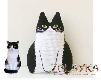 Custom Crochet Cat Portrait Pillow, Personalized Look Alike Pet Keepsake