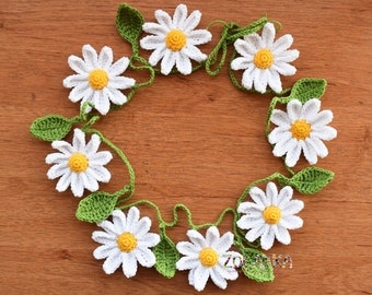 Crochet Daisy Garland, Spring Bunting Floral Ornaments, 5 feet long, 8 3D Daisy Flowers and 7 Leaves, Daisy Nursery Decor, Photo Prop Garden