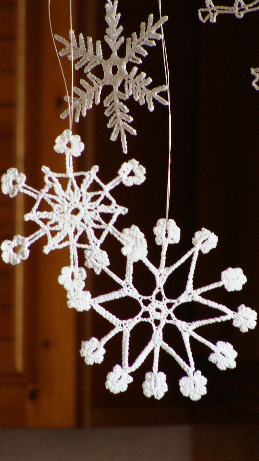 6 Rustique Flocons de Neige en Dentelle Noël Crochet Décoration Vintage Au Noël Blancs Pack