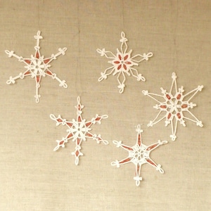 Crochet Snowflakes with Beads, Christmas Tree Decoration, White Xmas Flakes Pack, Xmas tree Embellishment Set imagem 1