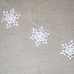 Snowflakes Garland, White Crochet Flakes Ornaments, Rustic Christmas Home Decor, Xmas Garland White Winter Bunting image 2