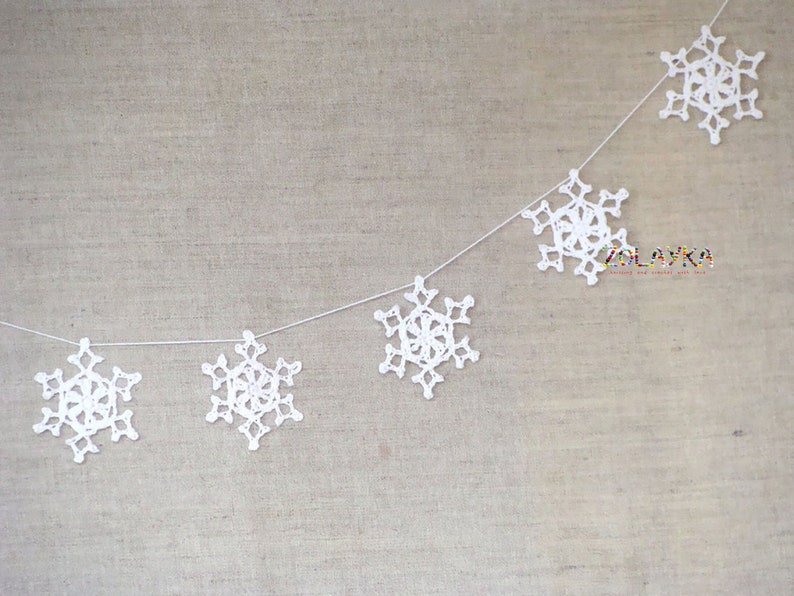 Snowflakes Garland, White Crochet Flakes Ornaments, Rustic Christmas Home Decor, Xmas Garland White Winter Bunting image 1