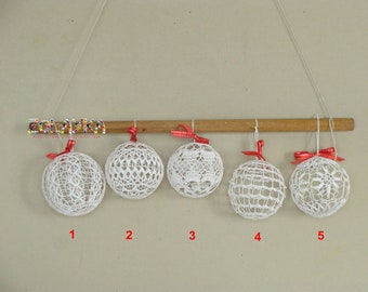 レース編みのクリスマスボールオーナメント、素朴な白いボール、4個