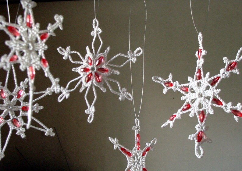 Crochet Snowflakes with Beads, Christmas Tree Decoration, White Xmas Flakes Pack, Xmas tree Embellishment Set image 3