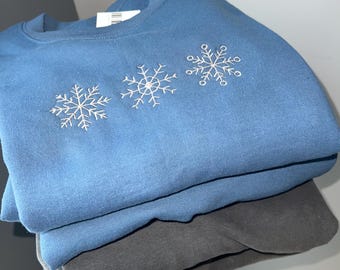 Snowflake Crewneck | Cozy winter / Christmas | snowflake