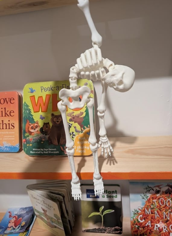 3D Printed Flexi Skeleton: Articulated Halloween Desk Decor