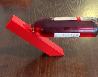 3D gedruckter Weinflaschenhalter | Modernes abgewinkeltes Weinregalständer | PLA-Filament, 11 Farben erhältlich | Maßanfertigung auf Bestellung