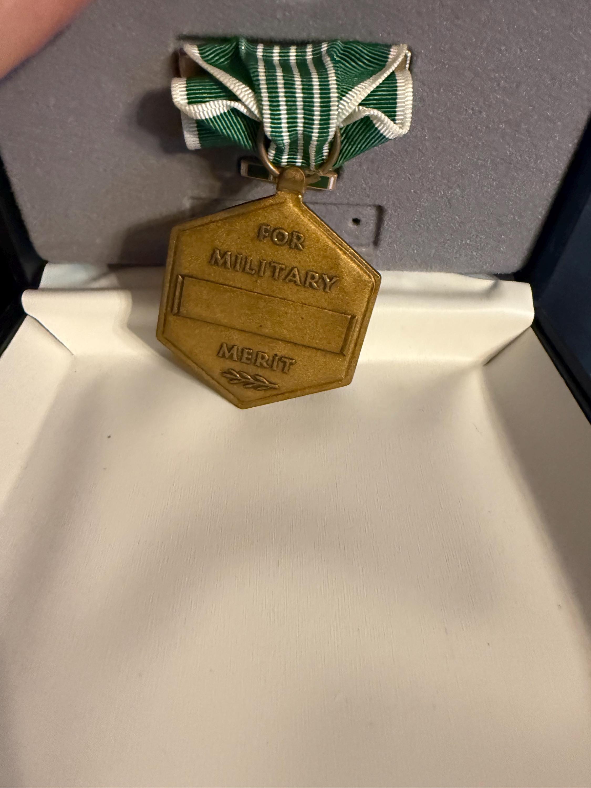 US Army Commendation Medal, Lapel Pin and Presentation Case - Etsy