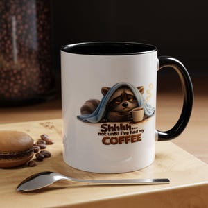 Mug Raton Laveur Rigolo | Raton Laveur Animé, Endormi, Fatigué et Grognon « Chut… Pas avant que j’aie bu mon café »