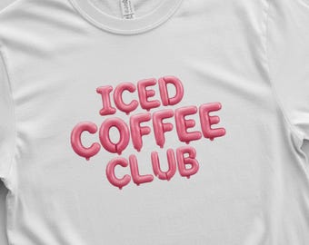 アイスコーヒークラブTシャツ | ピンクのバブルレターグラフィック、カフェ風の美的Tシャツ