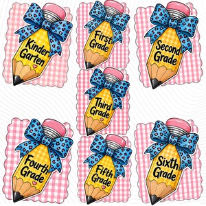 Peut inclure: Un ensemble de sept étiquettes en forme de crayon sur des fonds festonnés à carreaux vichy roses. Chaque crayon jaune porte un nœud bleu à motif léopard, une gomme rose et du texte noir indiquant Kindergarten, First, Second, Third, Fourth, Fifth ou Sixth Grade.