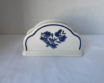 Vintage Pfaltzgraff Yorktowne Stoneware Napkin Holder with the classic blue floral pattern on a gray background A9