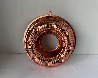 Vintage copper-toned metal mold, commonly used for making gelatin desserts (Jell-O) and or small bundt cakes. 1950s to the 1970s.  B3