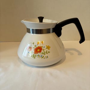 Vintage 6-Cup Corning Ware P-104 Wildflower Pattern Glass Tea Pot with Lid White A1
