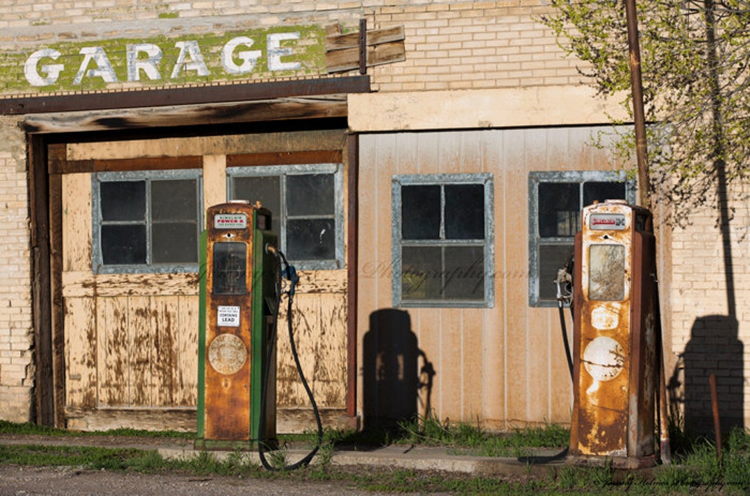 Vintage gas shop