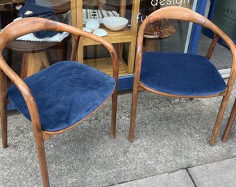Set of 4 Walnut Mid-Century Modern Dining Chair: Danish Style