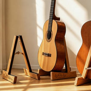 Personalisierter, gravierter, faltbarer Gitarrenständer aus Holz, individueller tragbarer Gitarrenhalter, Instrumentenständer, Geschenk für Gitarristen, Abschlussgeschenk