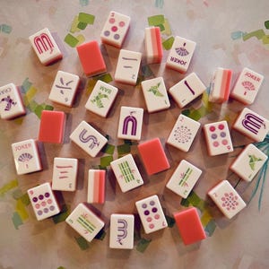 Engraved Mahjong Tile Set, Pink Three Layer, Acrylic Box
