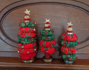 Set of Three (3) Yo-Yo Bobbin Country Christmas Trees
