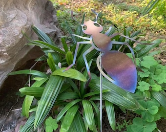 Wärmefarbige Metallameisenstatue, kriechende große Ameisen, 3D-Insektenskulptur, Ameisen-Metalleinsatz, dreidimensionales Ameisendesign, Geschenk für Insektenliebhaber