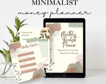 Może przedstawiać: Minimalistyczny planer finansowy z tabletem i drukowanym planerem. Tablet wyświetla "Monthly Budget Planner" z tekstem "Organize Your Income, Expenses & Savings". Drukowany planer zawiera sekcje "Fixed Monthly Expenses" i "Monthly Reflection".