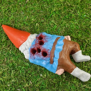 Zombie Gnomes: Et tu, Gnomie? (Również uchwyt na ołówek/długopis)